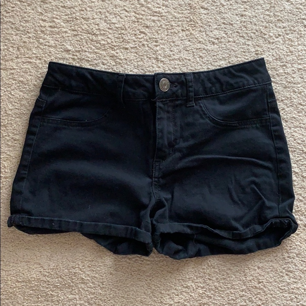 “SO” black jean shorts